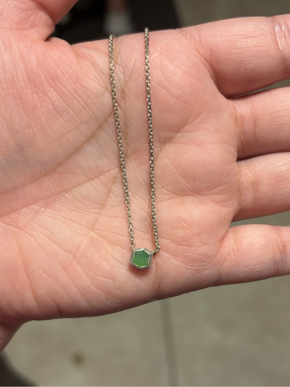 Kendra Scott necklace